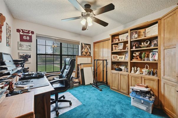 Home Office, Interior