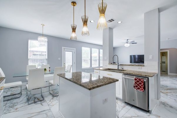 Chandelier, Dining room, Interior, Kitchen, Marble, Pendant Lights, Recessed Lighting, Stainless Steel Appliances