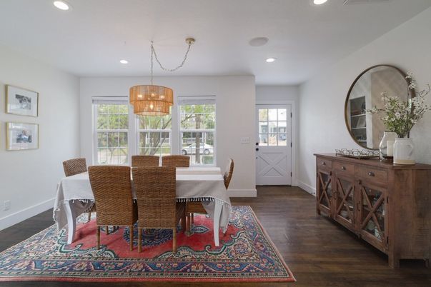 Chandelier, Dining room, Interior, Recessed Lighting, Wood Texture Flooring