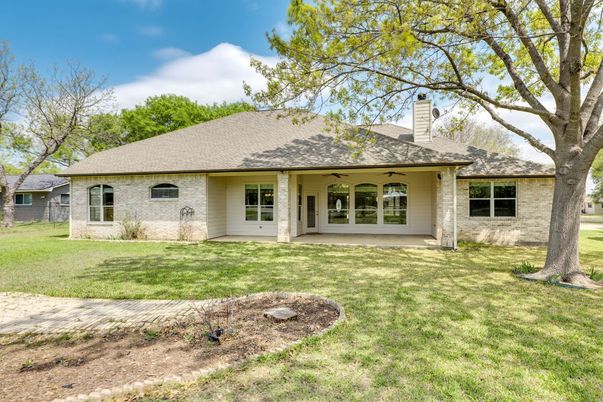Backyard, Exterior, Facade, Ranch