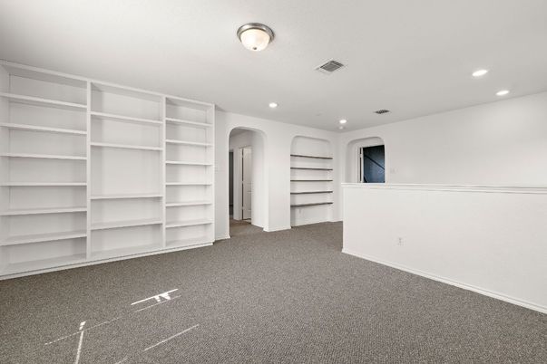 Empty room, Interior, Recessed Lighting, Walk-in Closets