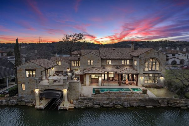 Exterior, Facade, Pool, Mediterranean