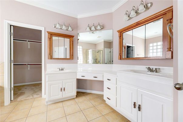 Bathroom, Dual Sink Vanities, Interior