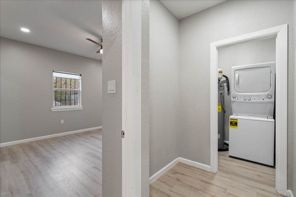 Interior, Recessed Lighting, Utility Closets, Washer, Wood Texture Flooring