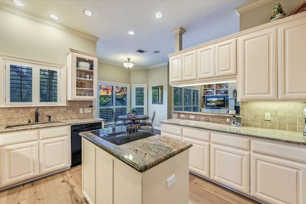 Dining room, Interior, Kitchen, Recessed Lighting, Wood Texture Flooring