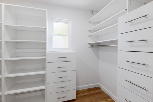 Interior, Walk-in Closets, Wood Texture Flooring