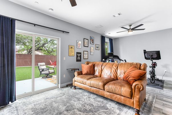 Fitness Equipment, Interior, Recessed Lighting, Wood Texture Flooring