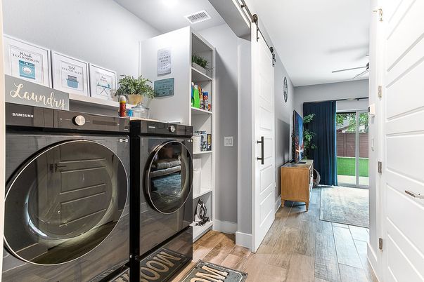 Interior, Washer, Wood Texture Flooring