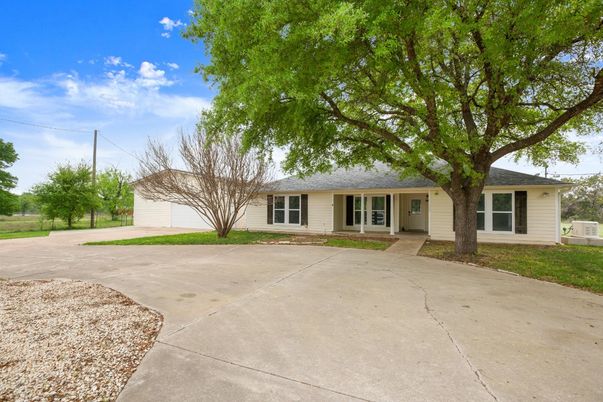Attached, Exterior, Facade, Ranch