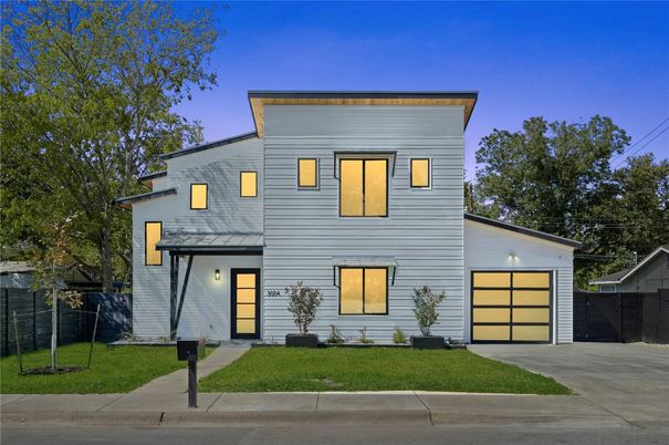 Attached, Exterior, Facade, Farmhouse
