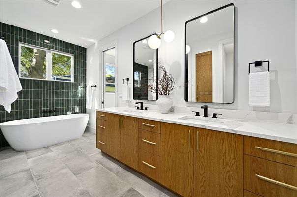 Bathroom, Dual Sink Vanities, Free Standing Baths, Interior, Pendant Lights, Recessed Lighting