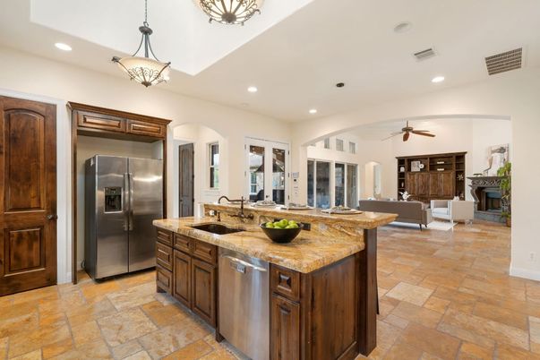 Interior, Kitchen, Living room, Pendant Lights, Recessed Lighting, Stainless Steel Appliances