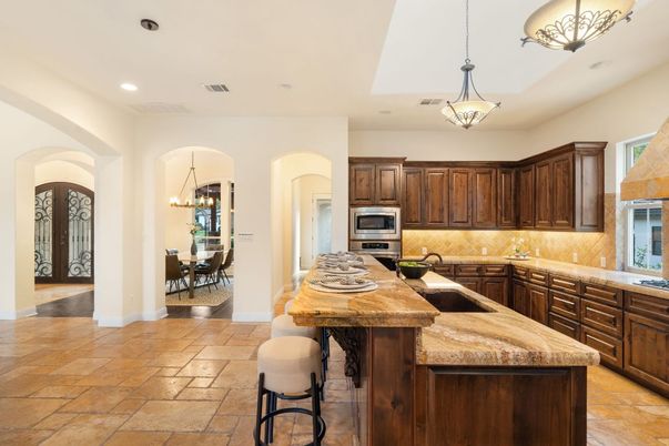 Dining room, Interior, Kitchen, Pendant Lights, Recessed Lighting, Stainless Steel Appliances