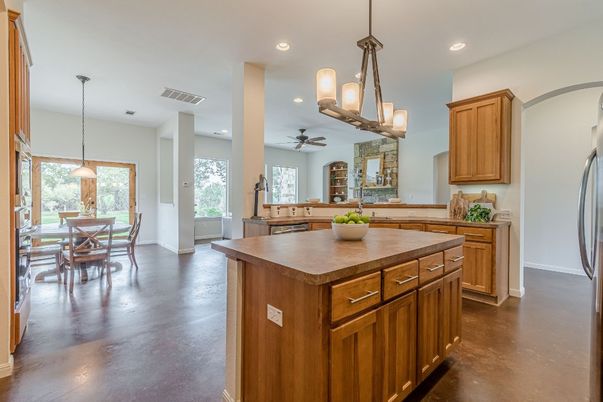 Chandelier, Dining room, Interior, Kitchen, Pendant Lights, Recessed Lighting, Wood Texture Flooring