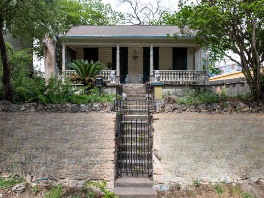 Exterior, Facade, None