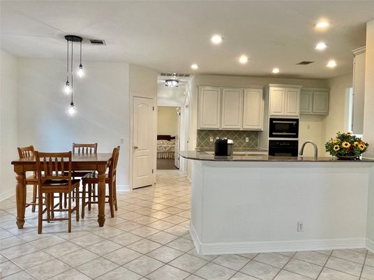 Dining room, Interior, Kitchen, Pendant Lights, Recessed Lighting