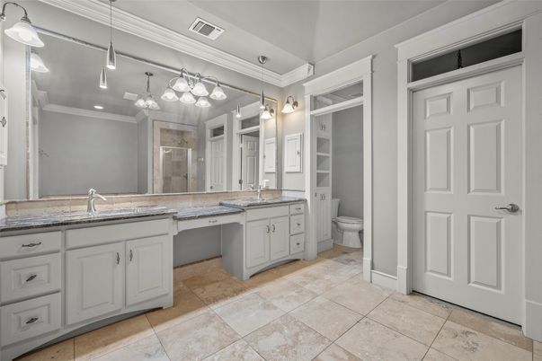 Bathroom, Dual Sink Vanities, Interior, Recessed Lighting