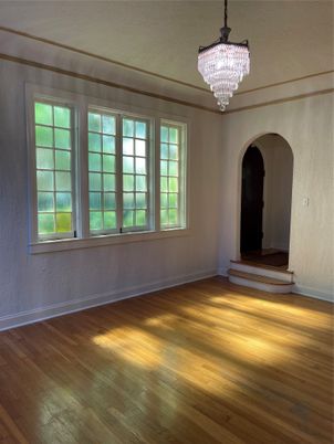 Chandelier, Empty room, Interior, Wood Texture Flooring