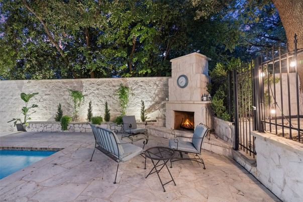 Exterior, Fireplace, Pool