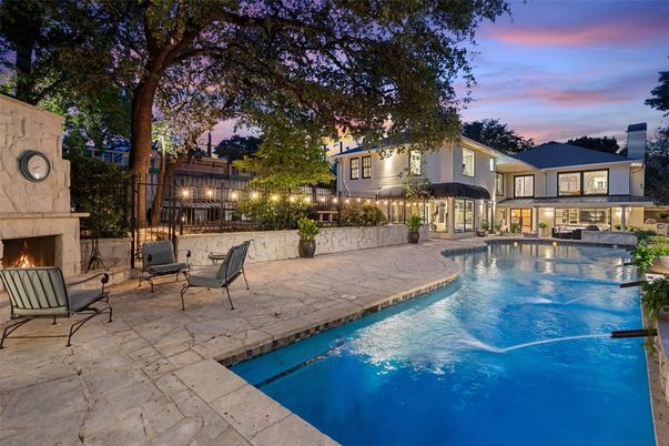 Exterior, Fireplace, Pool