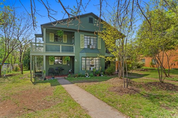 Backyard, Exterior, Facade, American Foursquare