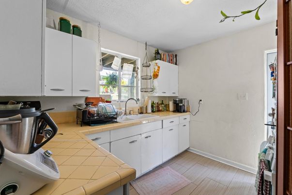 Interior, Kitchen, Tile Countertops