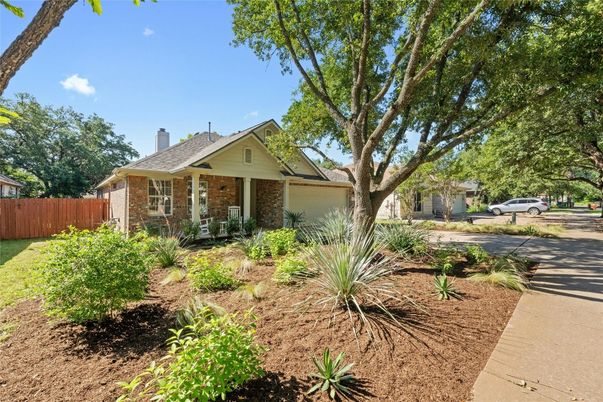 Attached, Backyard, Exterior, Facade, Brick Facade, Queen Anne Victorian