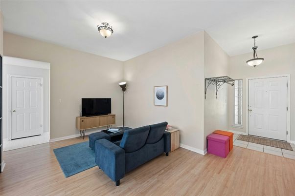 Interior, Pendant Lights, Wood Texture Flooring