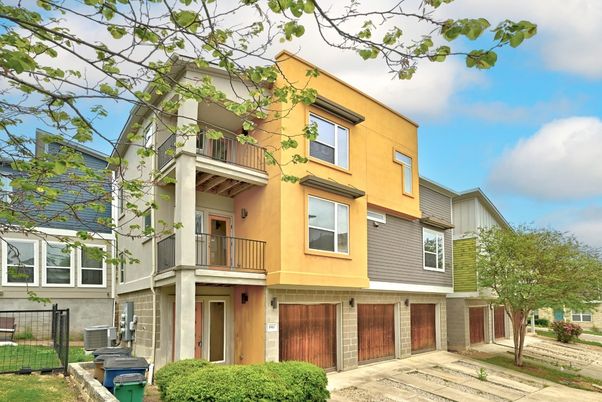 Backyard, Exterior, Facade, Rowhouse