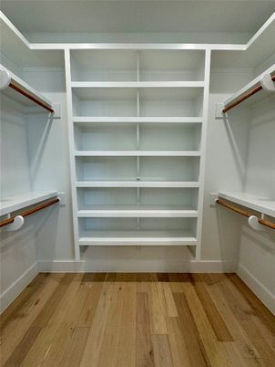 Interior, Walk-in Closets, Wood Texture Flooring