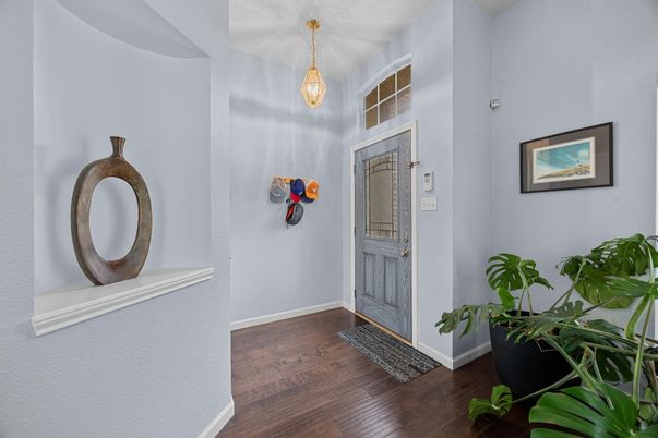 Interior, Pendant Lights, Wood Texture Flooring