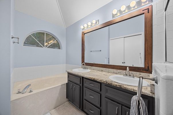 Bathroom, Dual Sink Vanities, Interior