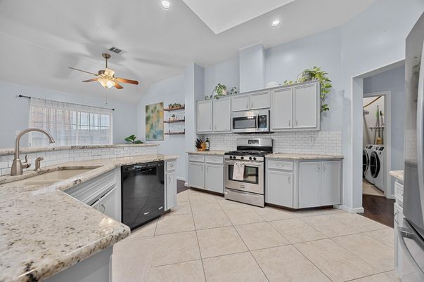 Interior, Kitchen, Recessed Lighting, Washer