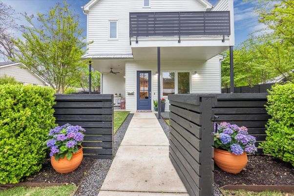 Attached, Exterior, Facade, Farmhouse