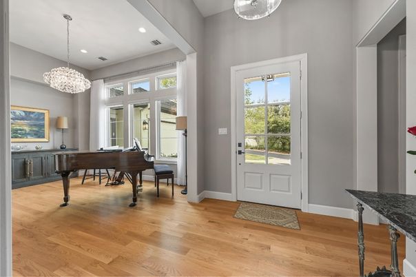 Chandelier, Interior, Pendant Lights, Piano, Recessed Lighting, Wood Texture Flooring