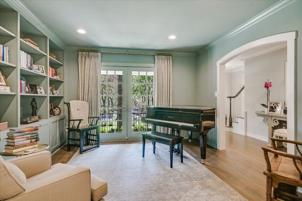 Interior, Piano, Recessed Lighting, Wood Texture Flooring