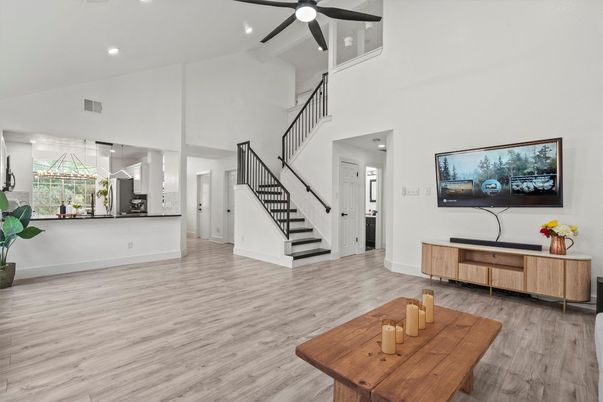 Interior, Recessed Lighting, Wood Texture Flooring