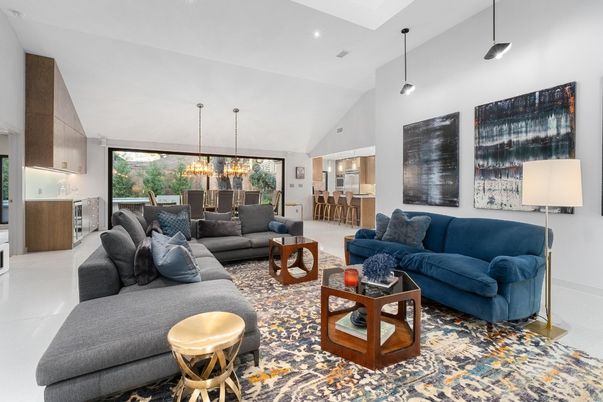 Dining room, Interior, Living room, Pendant Lights, Recessed Lighting