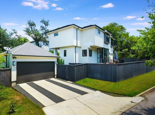 Attached, Exterior, Facade, Modern