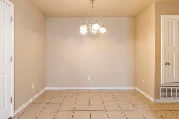 Empty room, Interior, Pendant Lights