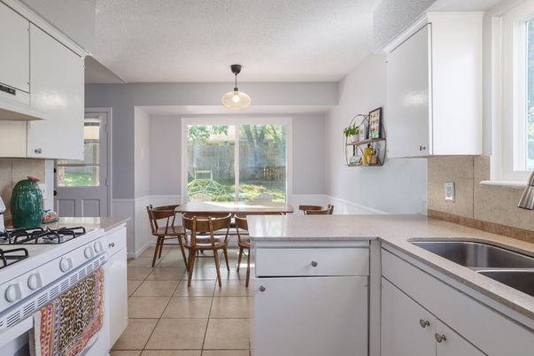 Dining room, Interior, Kitchen, Pendant Lights