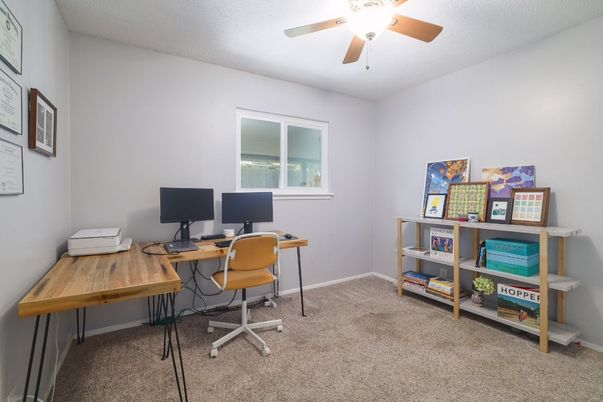 Home Office, Interior