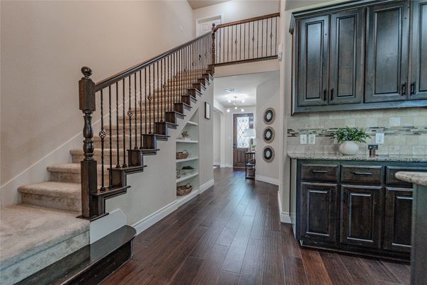 Interior, Recessed Lighting, Wood Texture Flooring