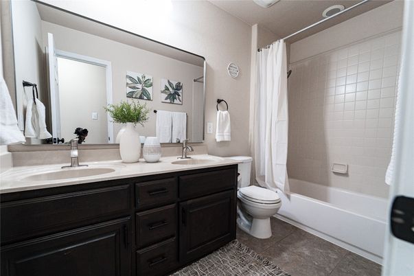 Bathroom, Dual Sink Vanities, Interior