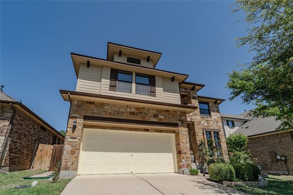 Attached, Exterior, Facade, Modern