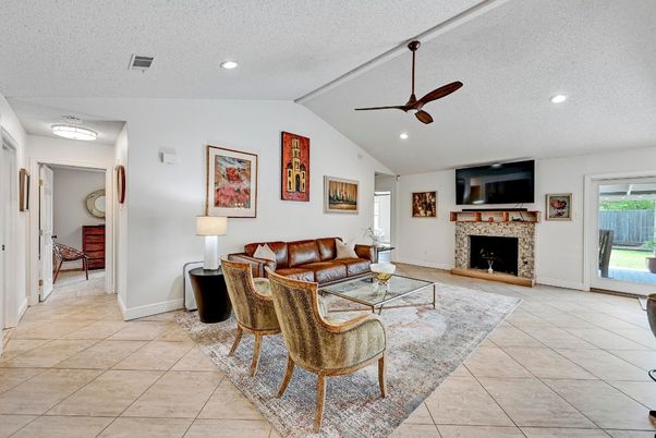 Fireplace, Interior, Living room, Recessed Lighting