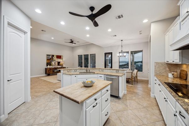 Dining room, Interior, Kitchen, Pendant Lights, Recessed Lighting, Stainless Steel Appliances