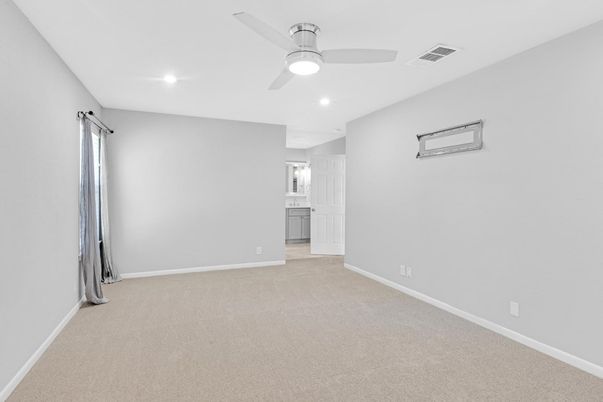 Empty room, Interior, Recessed Lighting