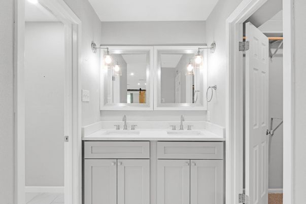Bathroom, Dual Sink Vanities, Interior