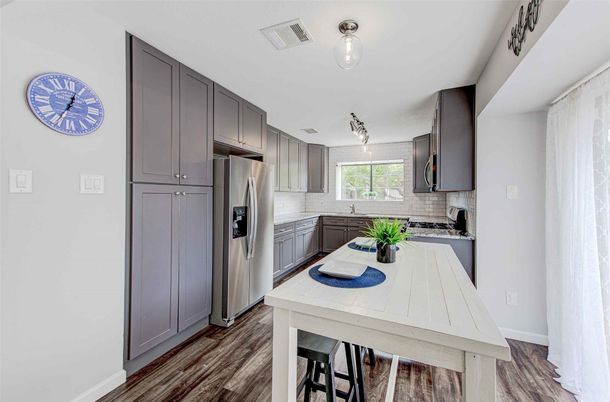 Dining room, Interior, Kitchen, Stainless Steel Appliances, Wood Texture Flooring
